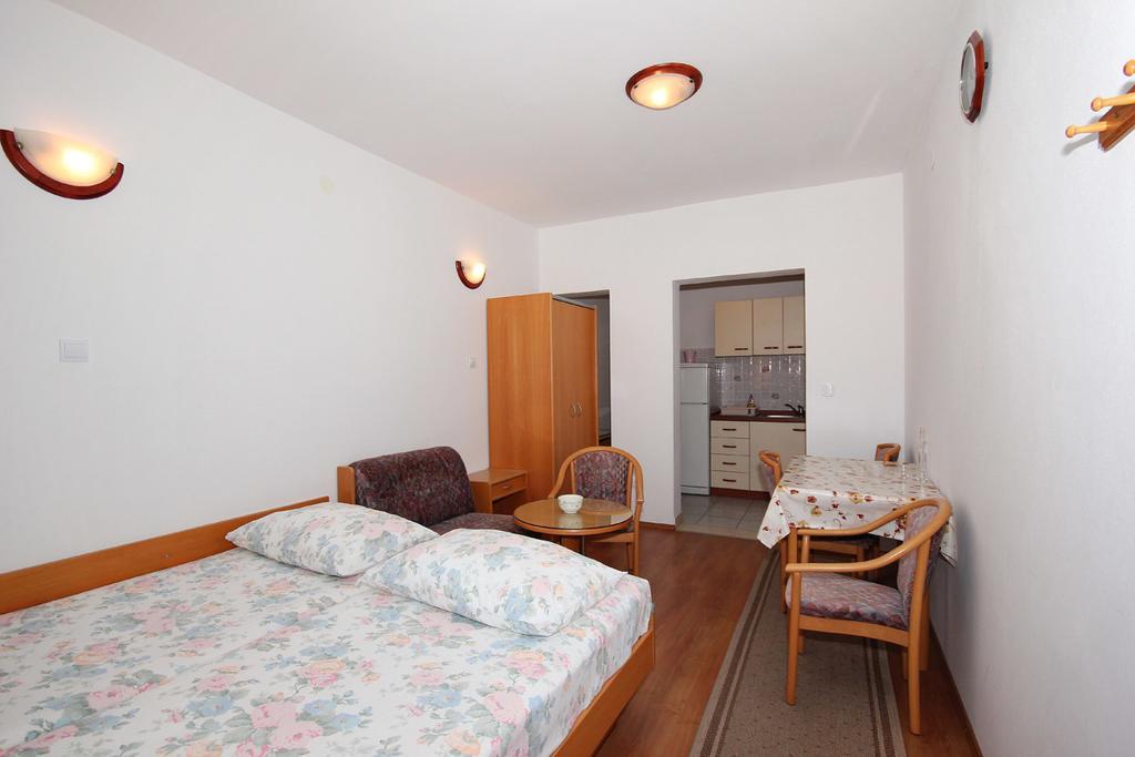Apartments Near Old Town Dubrovnik Room photo