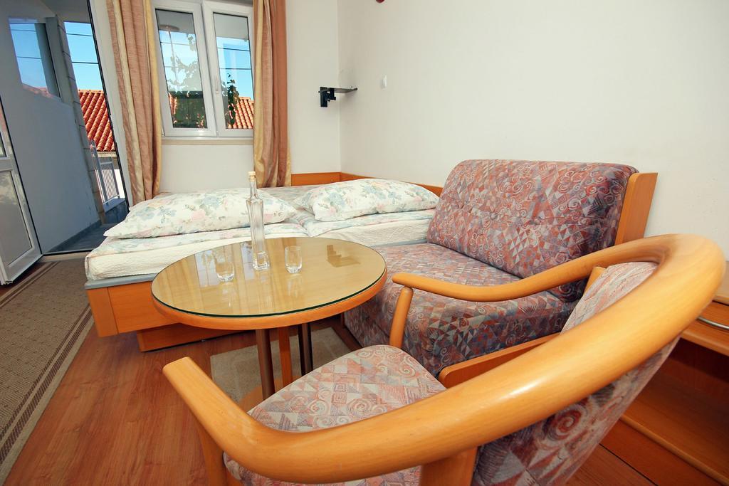 Apartments Near Old Town Dubrovnik Room photo